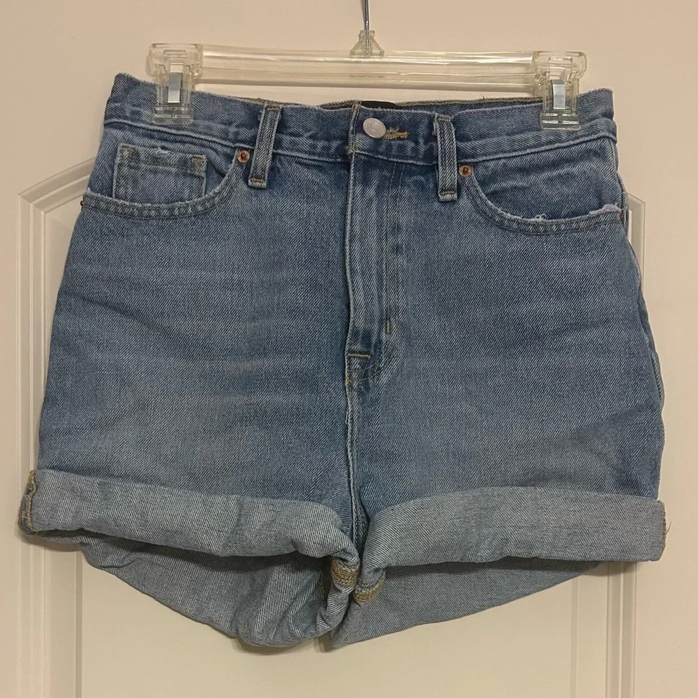 Mom high rise Jean shorts size 26